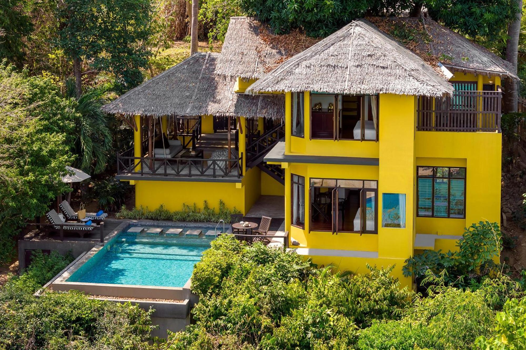 Villa de 2 Quartos com Piscina e Vista do Mar ao Lado da Colina